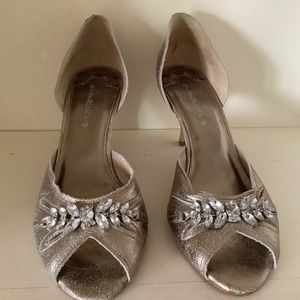 Matisse Silvery Gold / Rhinestones Peep Toe Pump , 3” Heel Size 10